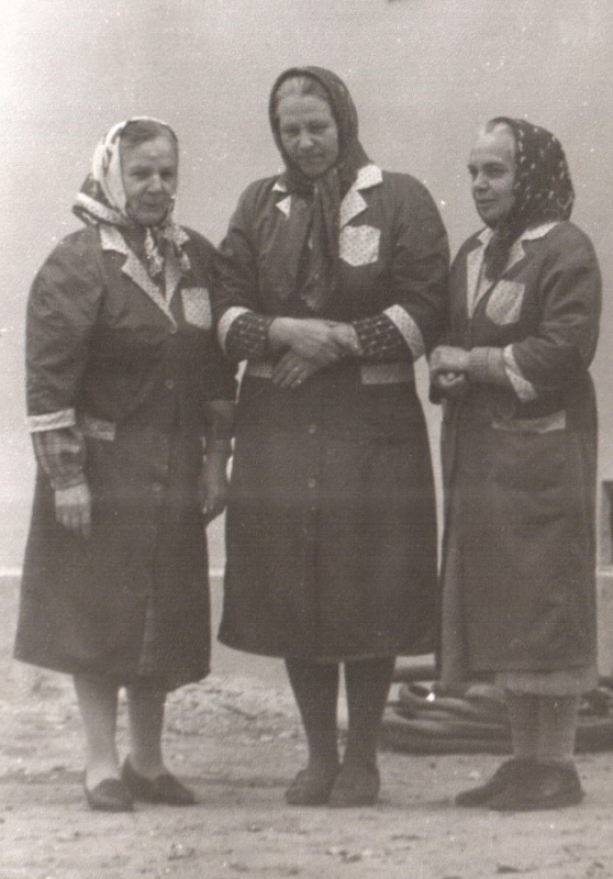  фото 1. Слева – Анна Кульчинская (будущая схимонахиня Гавриила), справа – Надежда Васюнина (будущая схимонахиня Селафиила).jpg