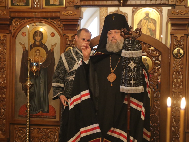 Архиерейское благословение.JPG