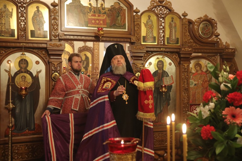 За Божественной Литургией.JPG