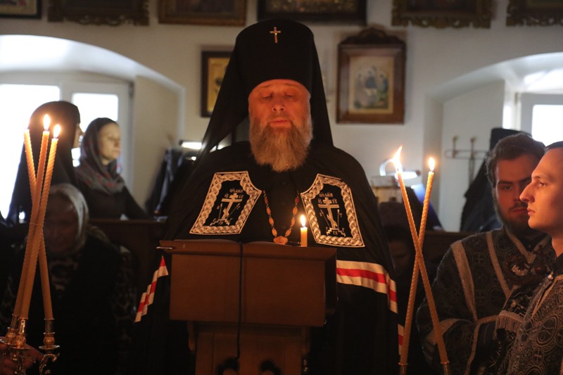 Чтение Великого покаянного канона.JPG