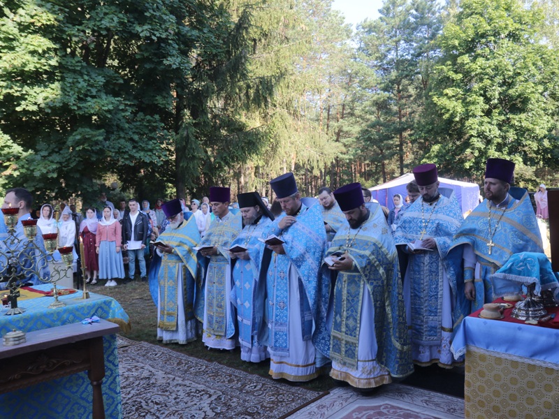 За Божественной Литургией.JPG