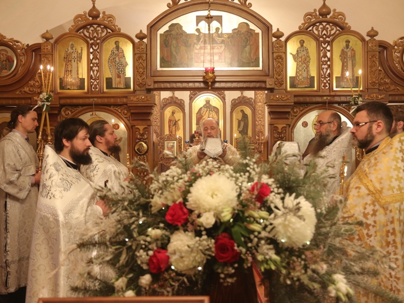 За Божественной Литургией.JPG