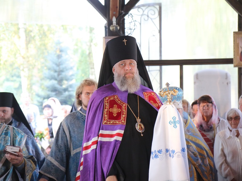 В храме.jpg