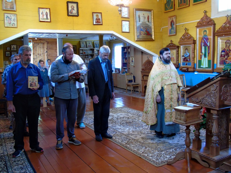 Молебен свт. Николаю.JPG