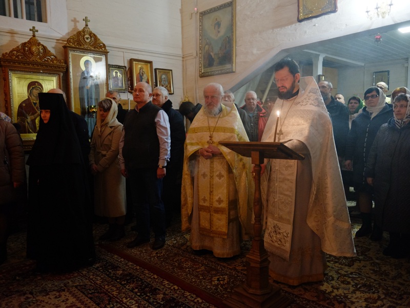 Пасхальная полунощница.JPG