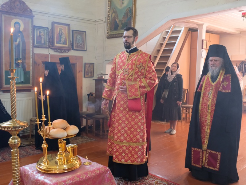 Всенощное бдение на праздник.JPG