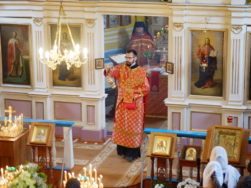 За Божественной Литургией.JPG