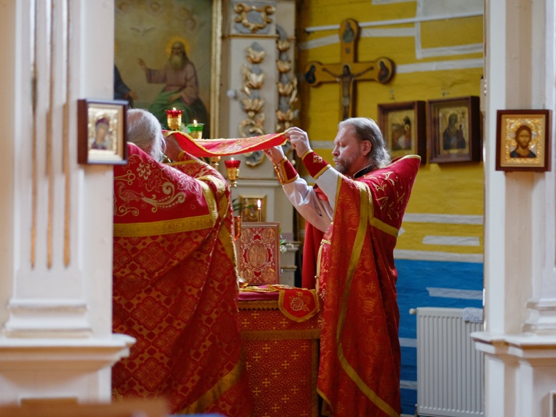 За Божественной Литургией.JPG