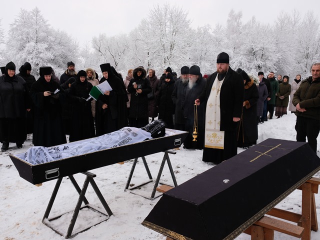 Лития на кладбище.JPG