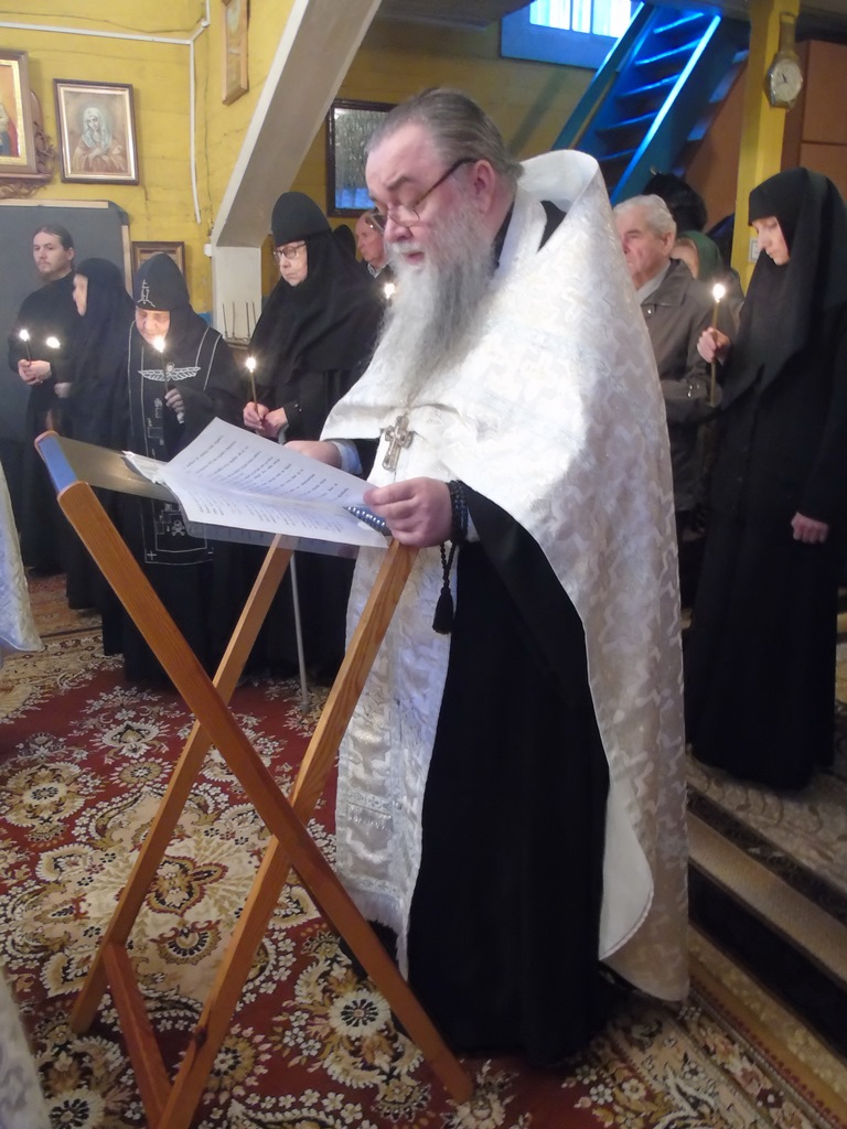 Духовник обители архимандрит Серафим (Петручик).jpg Духовник обители архимандрит Серафим (Петручик).jpg