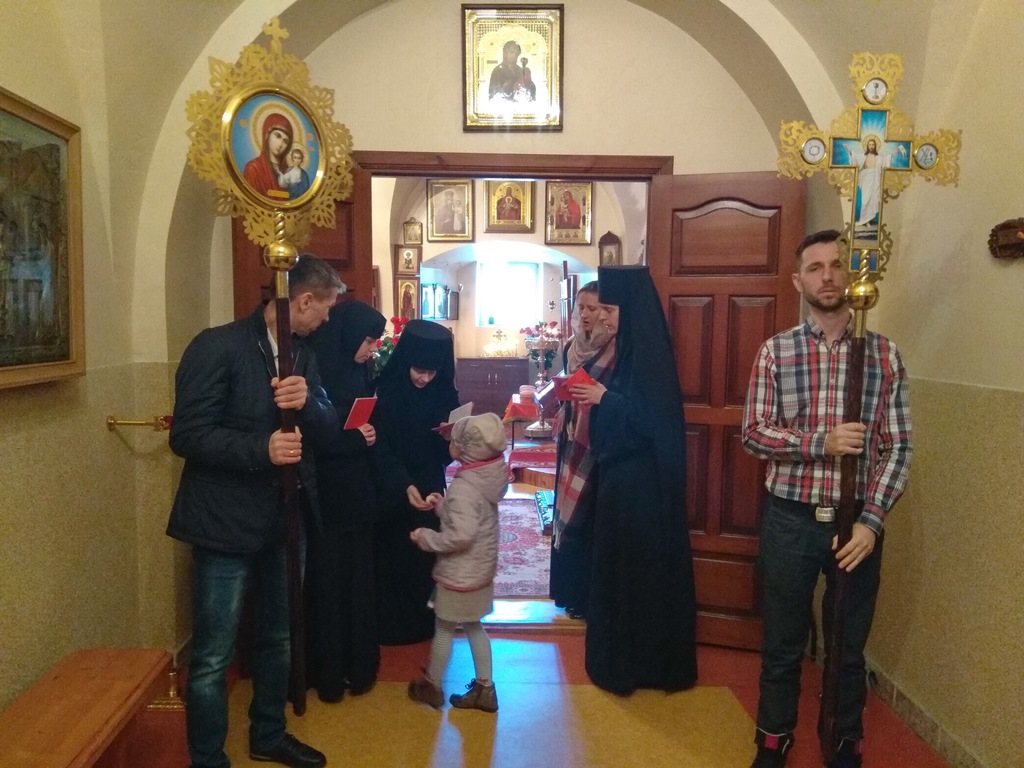 Пасхальный Крестный ход.jpg