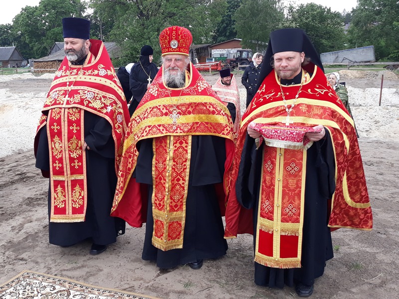 Священноначалие в ожидании владыки.jpg