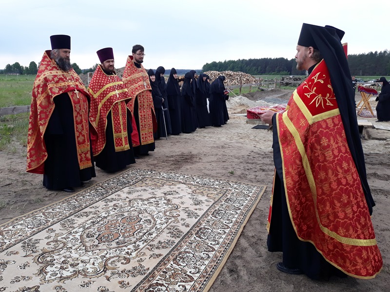В ожидании правящего архиерея.jpg