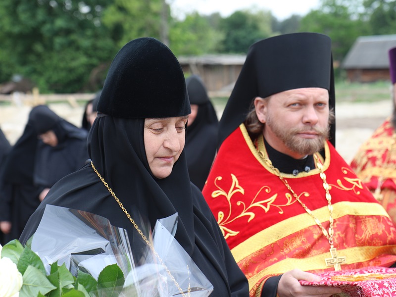 В ожидании владыки.jpg