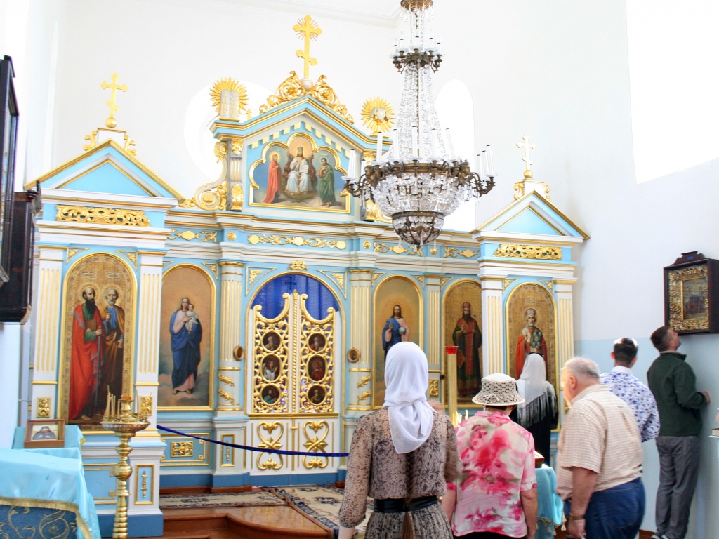 В Явленском храме.jpg