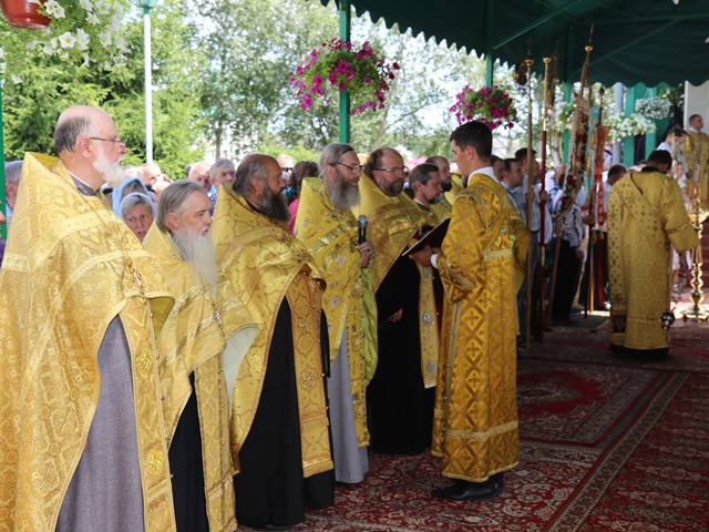 За чтением Акафиста.jpg
